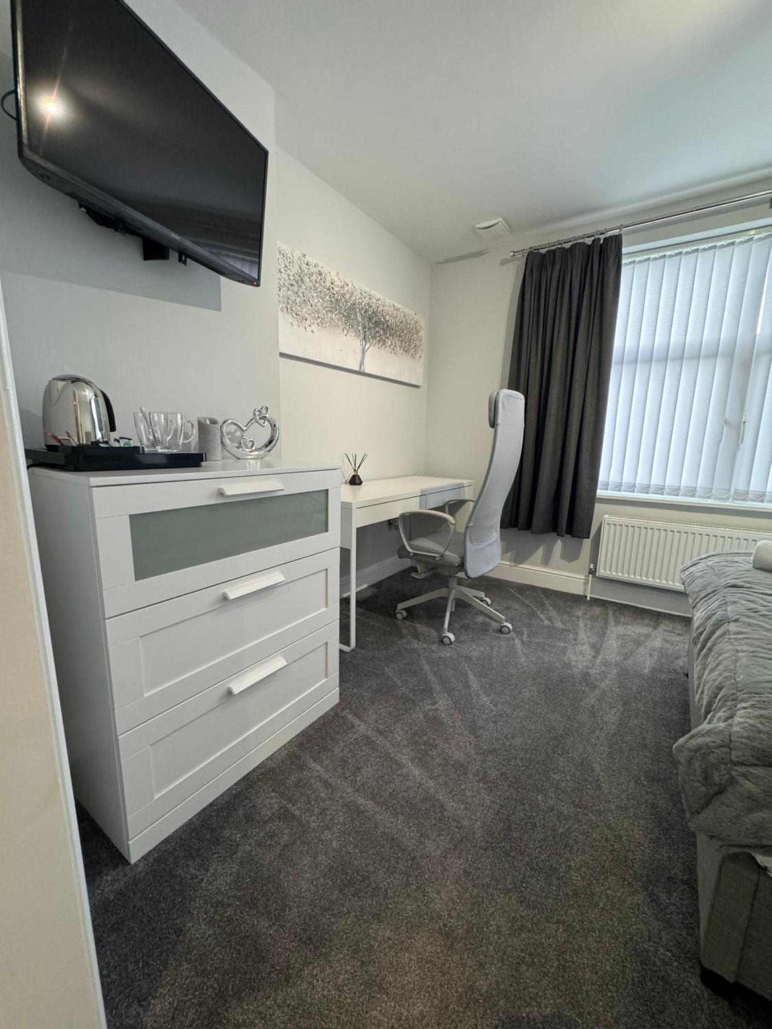 Lymm Living Hotel Warrington  Exterior foto